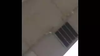 مكممة ومنكوبة: كلبة شقراء بحلمات مثقوبة تستسلم