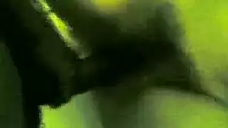 ثلاثي خفي: هند وصديقتها تمارسان الجنس مع الجار