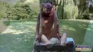 أمارس الجنس مع كس جارتي الرطب، هذه الشقراء الناضجة لا تشبع