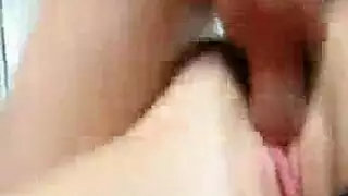 الفتاة الألمانية تحصل مارس الجنس في المكتب، أثناء استراحة الغداء، مع ارتداء شيء سوى الزي الرسمي