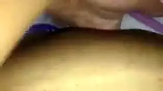 بنات مصريه تلعب لنفسه