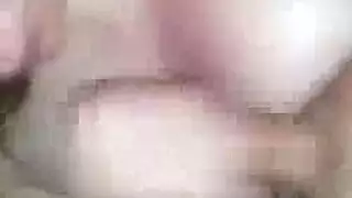 اخوين يلعبون لعبات شلاح ملابس
