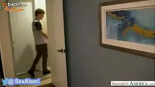 أفلام سكس الواد يحسس علي امه وهيا نايمه