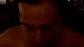 خاضع يتعذب