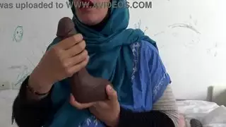 زوجة جزائرية ساخنة في باريس: إباحية دياثة صريحة