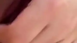 حركة إصبع إباحية صريحة في منتجع جزيرة كيش