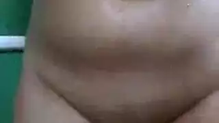 سكس عربي خام مع مراهقة: أفخاذ متطرفة وهوس بكعب القدم