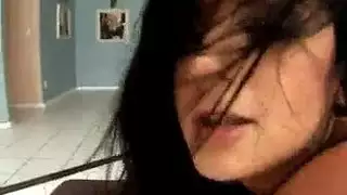 سكس ولد يدخل غرفة نوم امه ويغتصبها